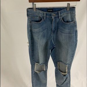 High waisted mom jean with holes